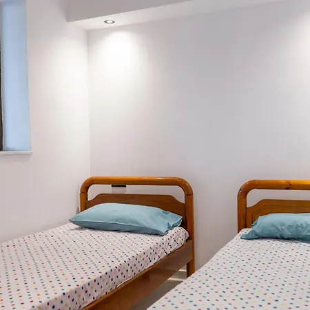 Lina's House ساراندا